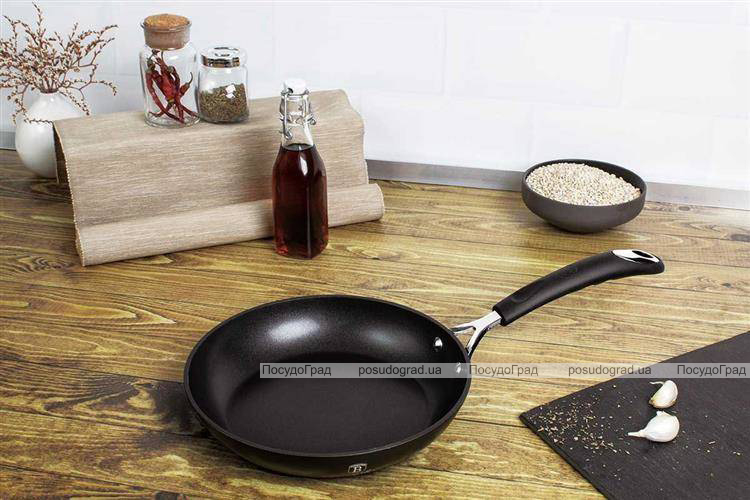 Сковорода Berlinger Haus Black Professional Line Ø24см з титановим покриттям