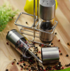 Набір для спецій Kamille Grinder Set перцемолка та сільничка на підставці 10х14.5см