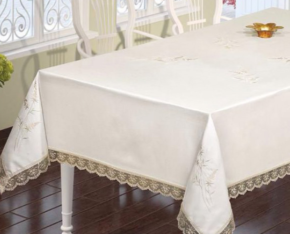 Скатерть Isadora Salkim White 160х220см с кружевами и декоративной вышивкой, белая